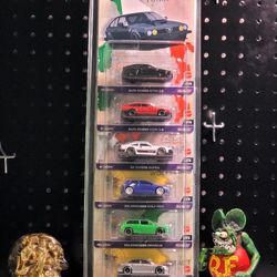 Hot Wheels World Tour Set With Chase 