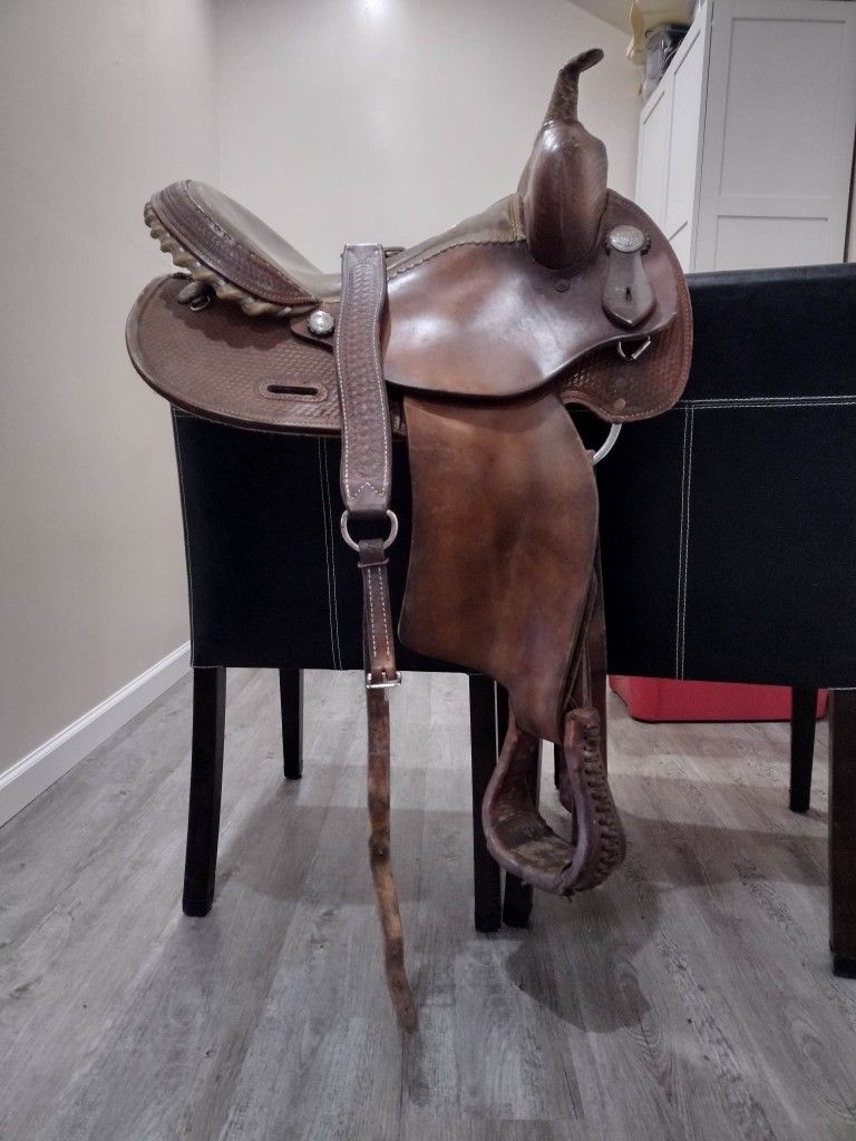 Alamo Barrel Saddle