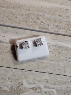 Square sterling silver studs with Moissanite 💎