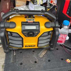 DEWALT DCR015 12V/20V MAX WORK SITE Battery CHARGER RADIO TESTED WORKING
