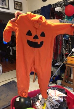 Used baby pumpkin costume