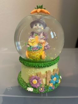 San Francisco Music Box Company Easter Parade Musical Snow Globe