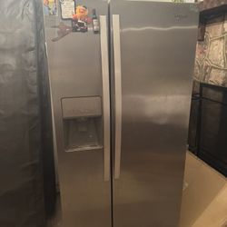 Whirlpool stainless steel refrigerator 