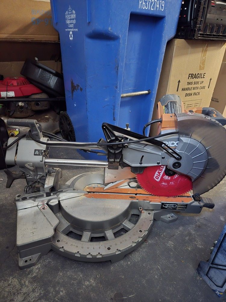 Ridgid Sliding Miter Saw R4221T