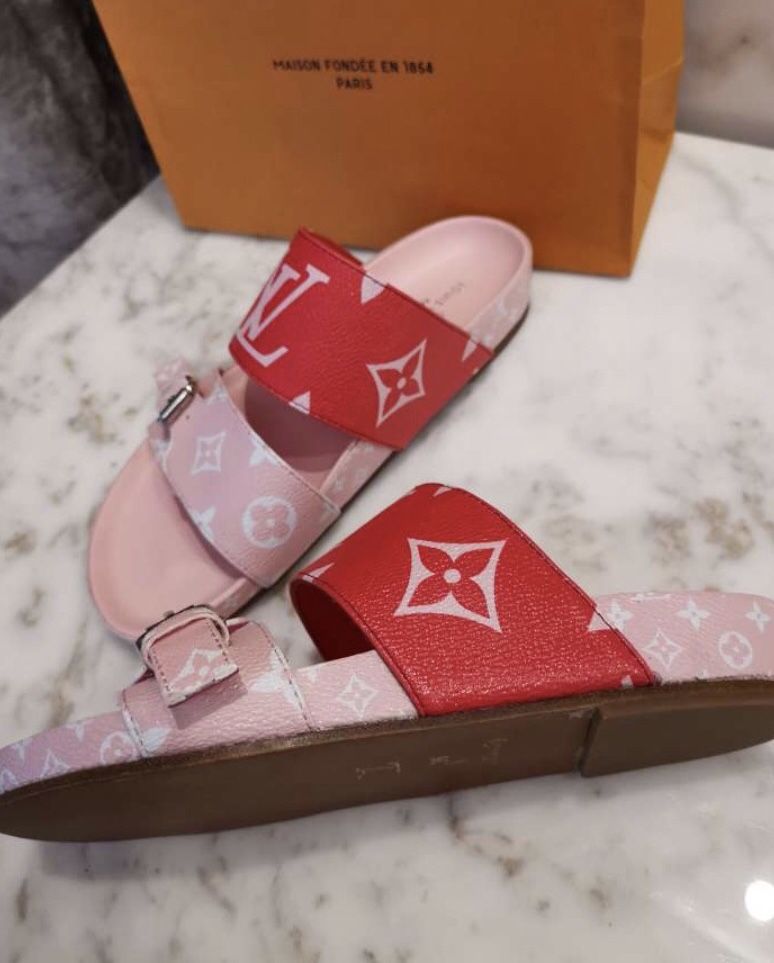 LV Louis Vuitton Bom Dia Flat Comfort Mule Sandals for Sale in City Of  Industry, CA - OfferUp