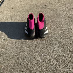  Soccer Adidas Cleats, And Black And Pink Predator Accuracy, 3 Laceless Like New 