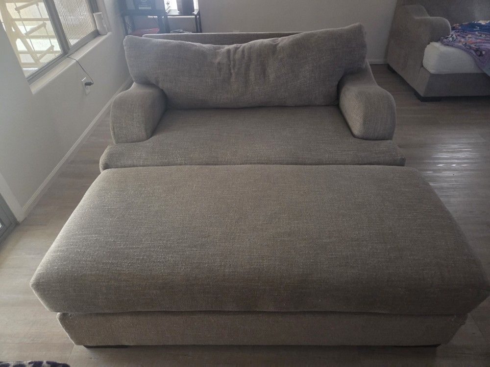 Oversized Chair And Ottoman