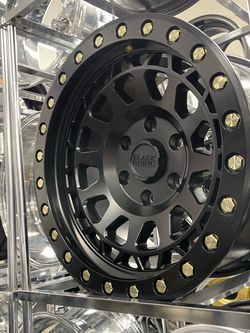 CHEVY & TOYOTA 17" 6X139.7 CUSTOM RIMS ​Vehicle Fitment: Engineered for aggressive stance and trail-ready capability on Nissan Titan, Chevy Tahoe, and