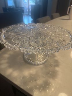 Crystal cake platter