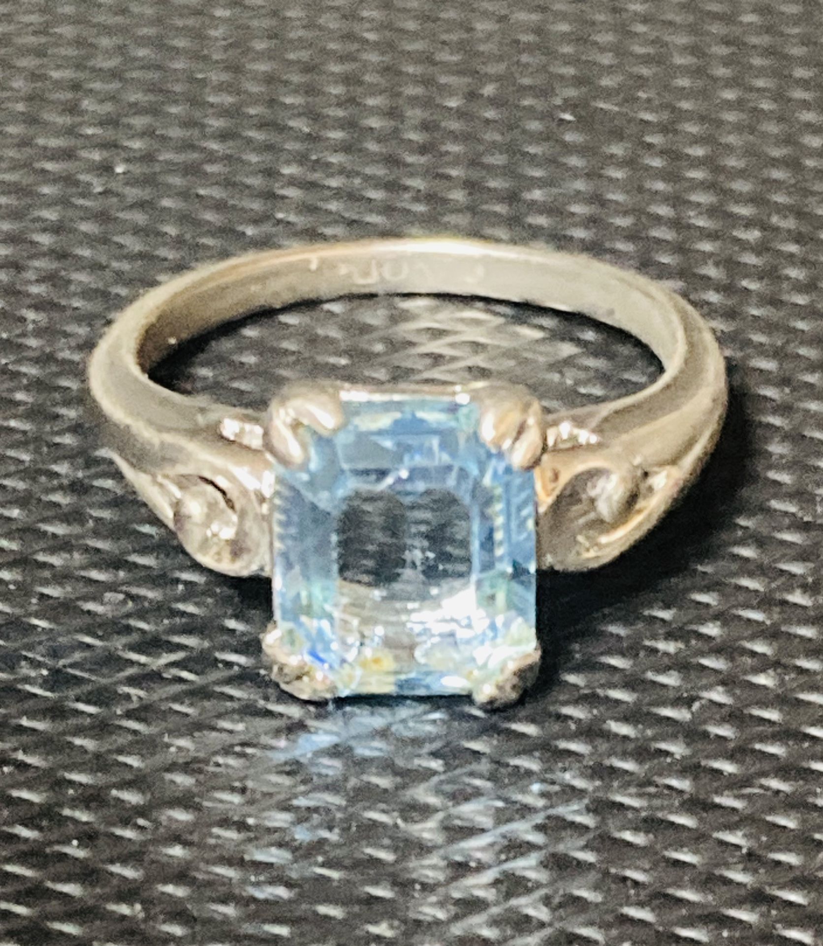 Vintage Designer Signed Avon Ice Blue Emerald Cut Topaz Rng 