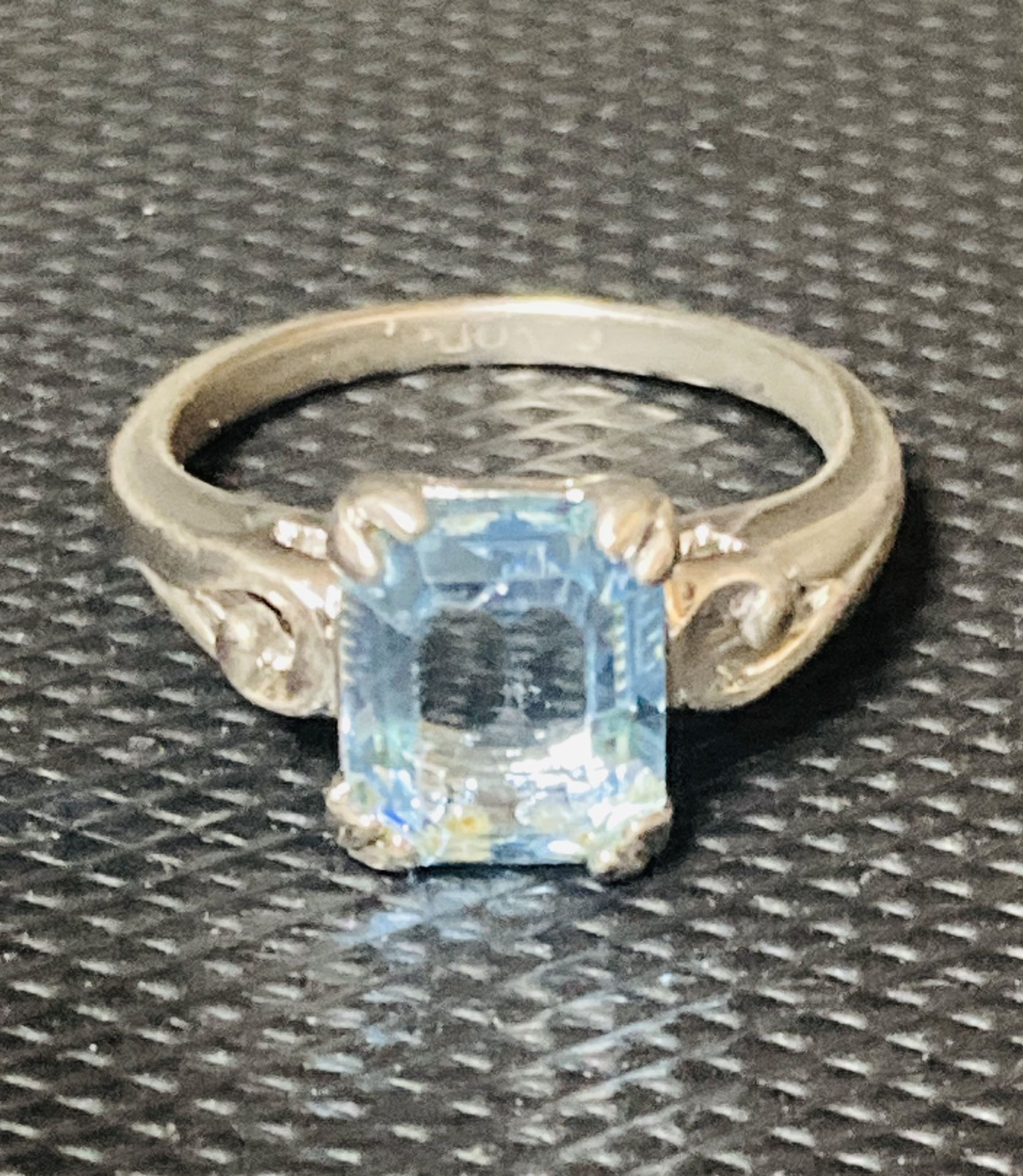 Vintage Designer Signed Avon Ice Blue Emerald Cut Topaz Rng 