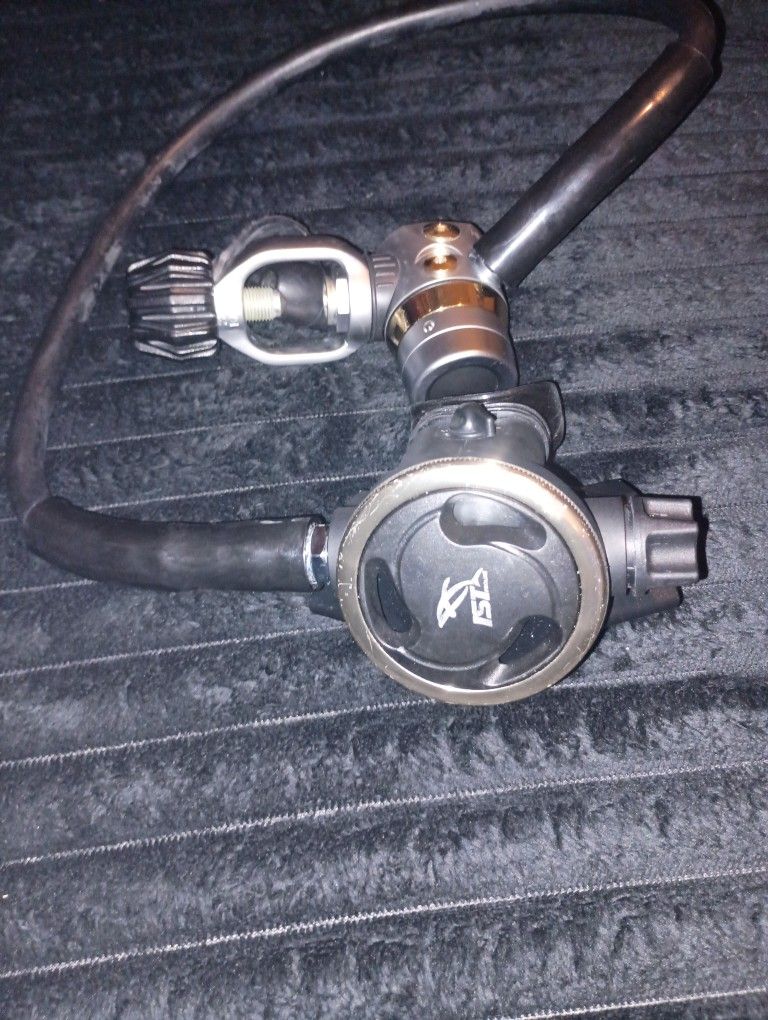 IST proline R860 balanced regulator diving system