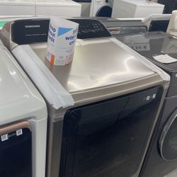 New Scratch And Dent Samsung Dryer. 1 Year Warranty 