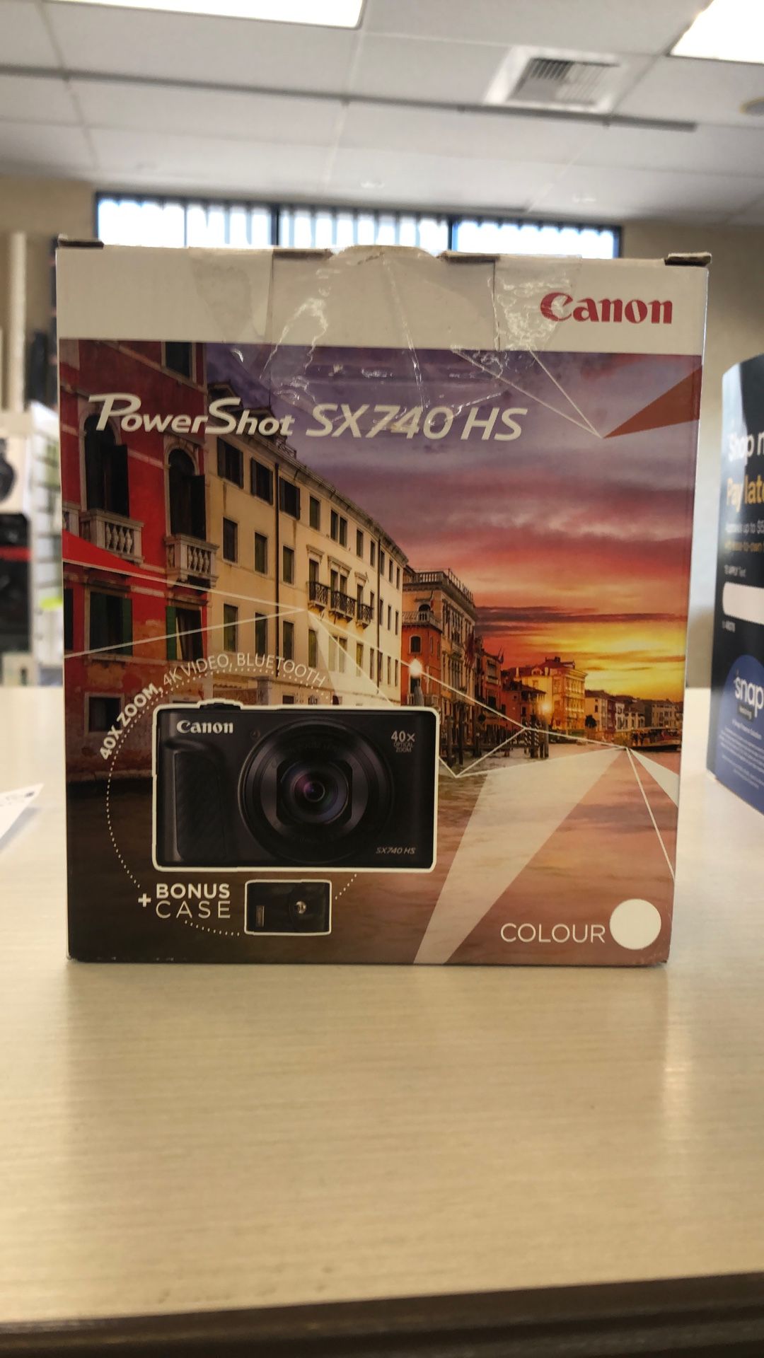 Canon Powershot SX740 HS w/bag