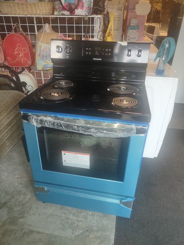 Black And Stainless Steel Electric Brand New Scratch And Dent Stove
