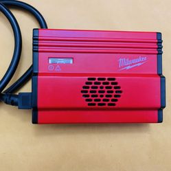 Milwaukee Inverter 