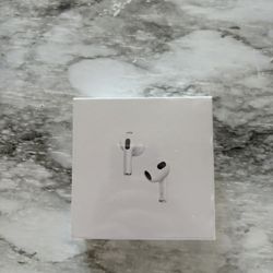 AirPods With MagSafe Charging Case