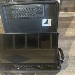 22” Dell Monitor/keyboard In Hard Shell Case
