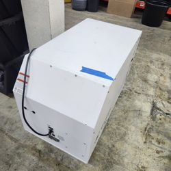 Quest Dehumidifier 165 (Mint Condition)