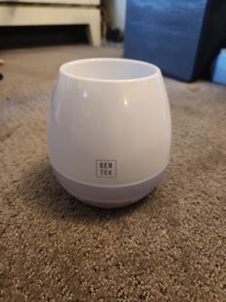 Gentek Planter With Speaker