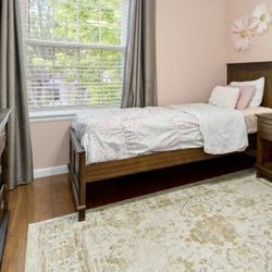 Dark Wood Bedroom Set, Twin Bed 