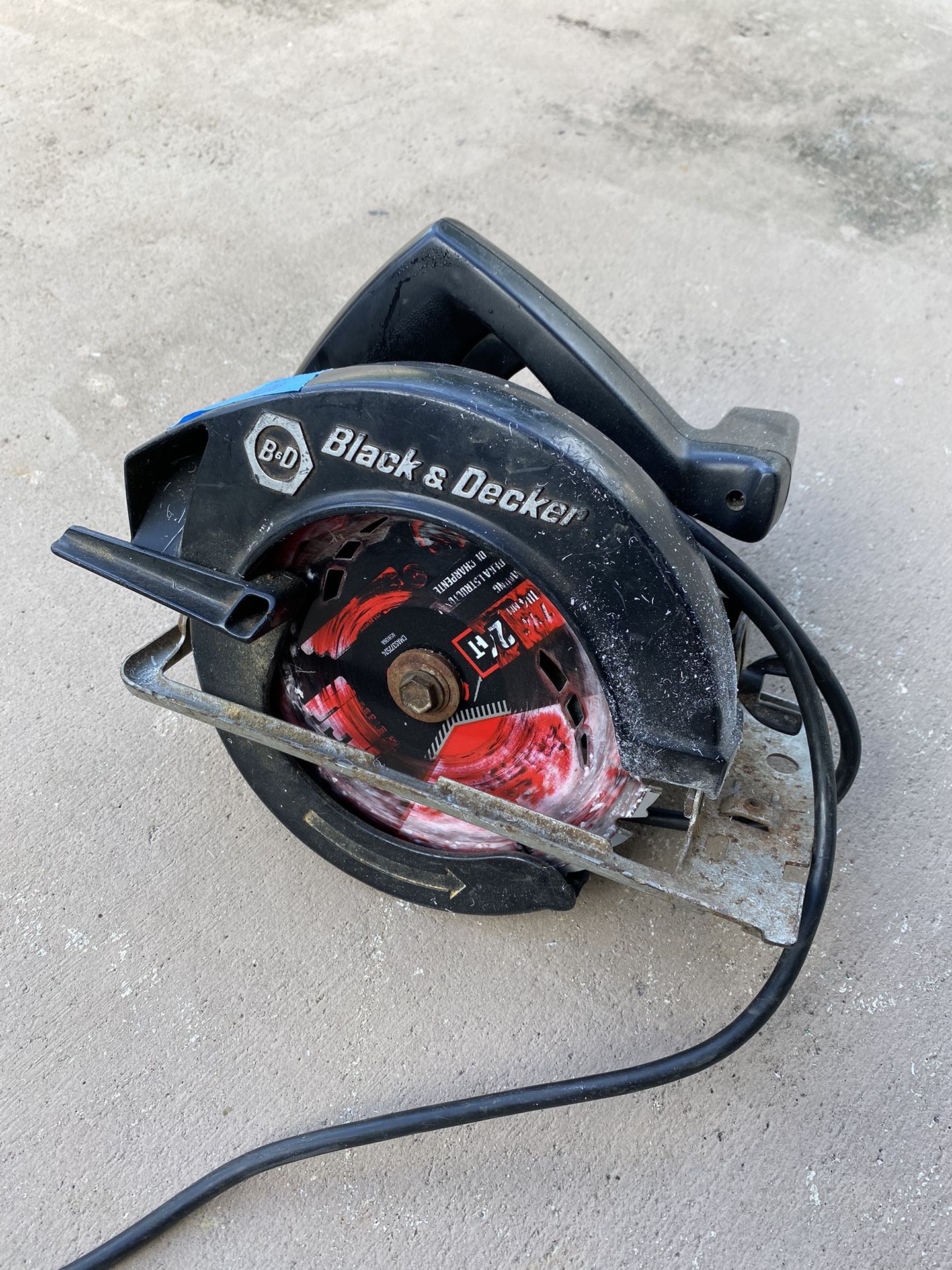 Black and Decker circular saw