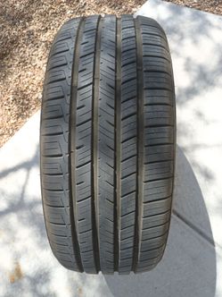 Size 235/45/18 Republic Paragon Sport HP tire