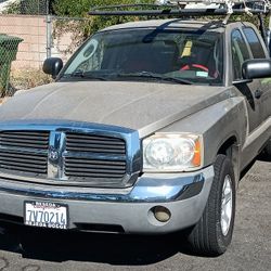 2005 Dodge Dakota 