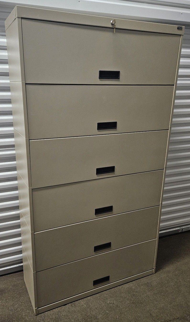 Mint Shelf Cabinet With Lock & Keys
