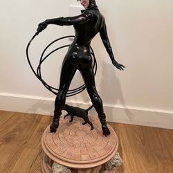 Catwoman Sideshow Premium Format Statue