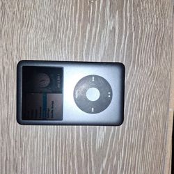 Black And Silver Ipod Classic 160gb  7th Generation 