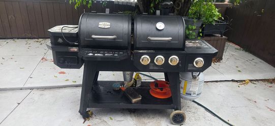 Pit Boss 1100 Gas & Pellet Combo Grill/Smoker + 2 Tanks & Pellets BBQ