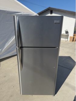 Frigidaire stainless steel fridge • free local delivery