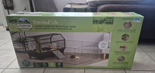 Oxbow Enriched Life is designed with these natural behaviors in mind and is constructed from 100% pet-safe materials, allowing you to nurture your pet