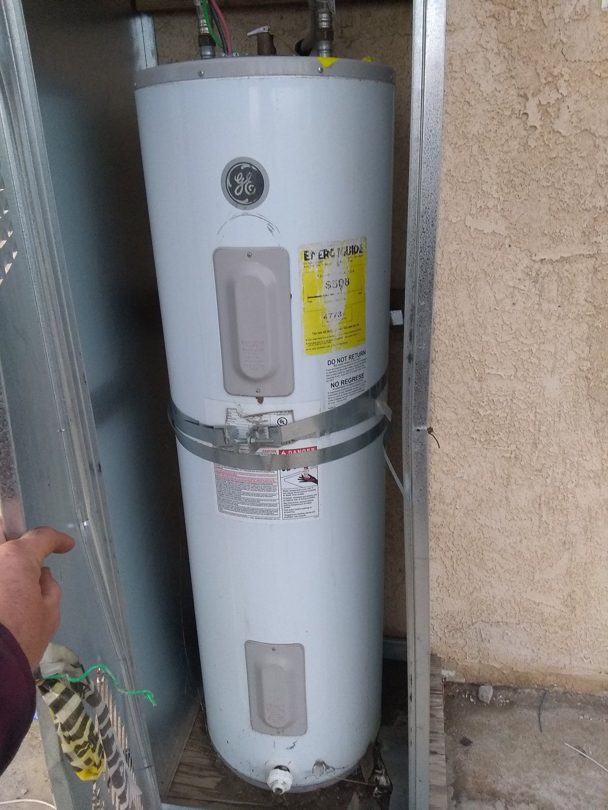 GE electric 40 gal.hot water heater