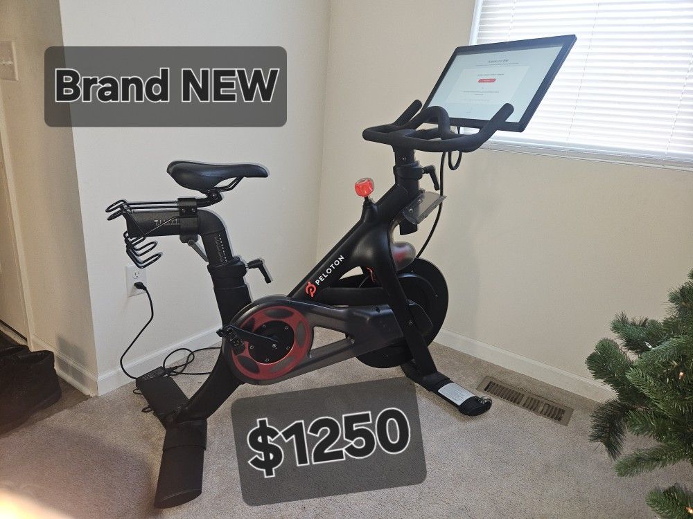 Peloton $1250 NEW 