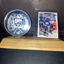 Ian Laperriere Autograph Puck N Card