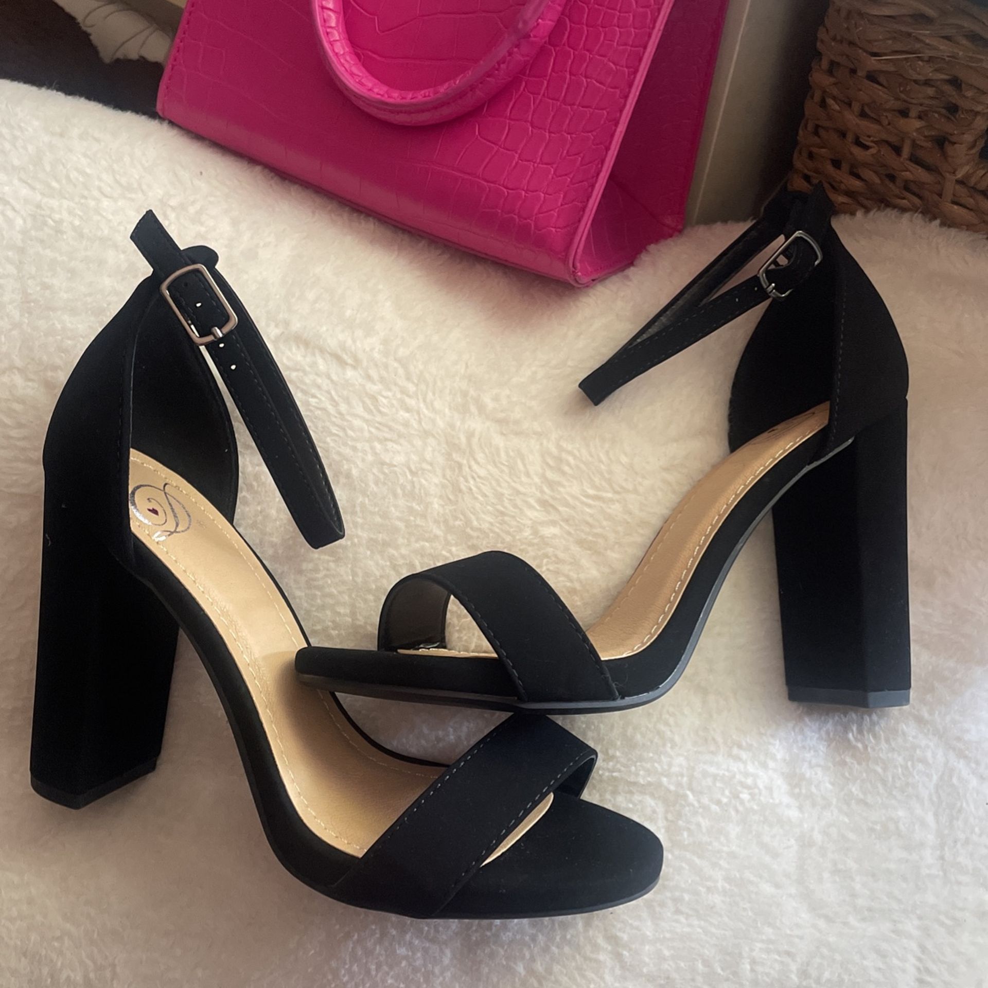 Black Heels Size 6 Never Worn
