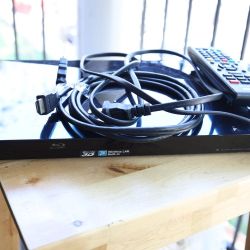 Sony DVD Blu-ray With Control Remote 
