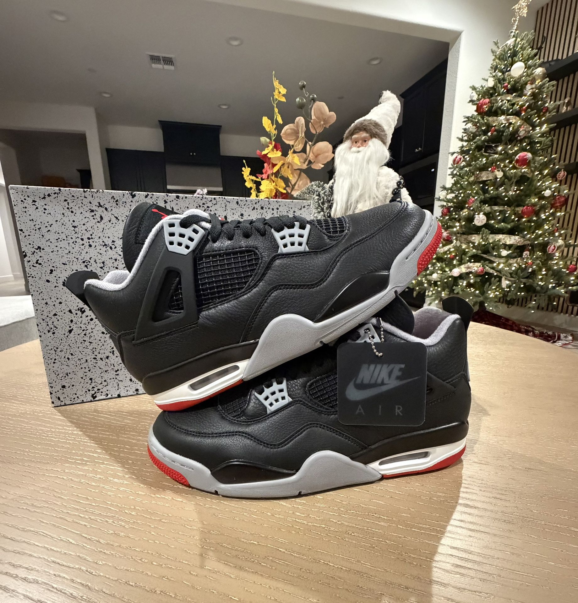 Air Jordan Retro 4 Bred