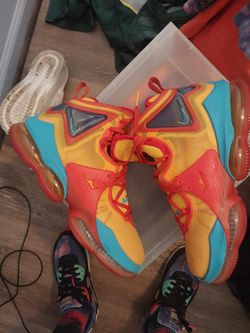 Space Jam LeBron 19