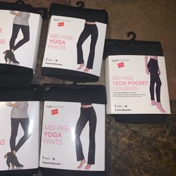 Hane’s Women’s Leggings ONLY MEDIUM LEFT!!