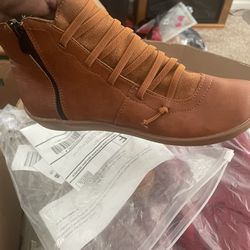 Brand New Women Boots And Shoes
