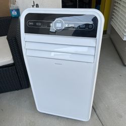 Insignia 10.000 BTU Portable AC Unit 