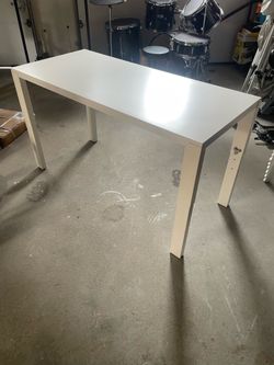 White adjustable ikea table