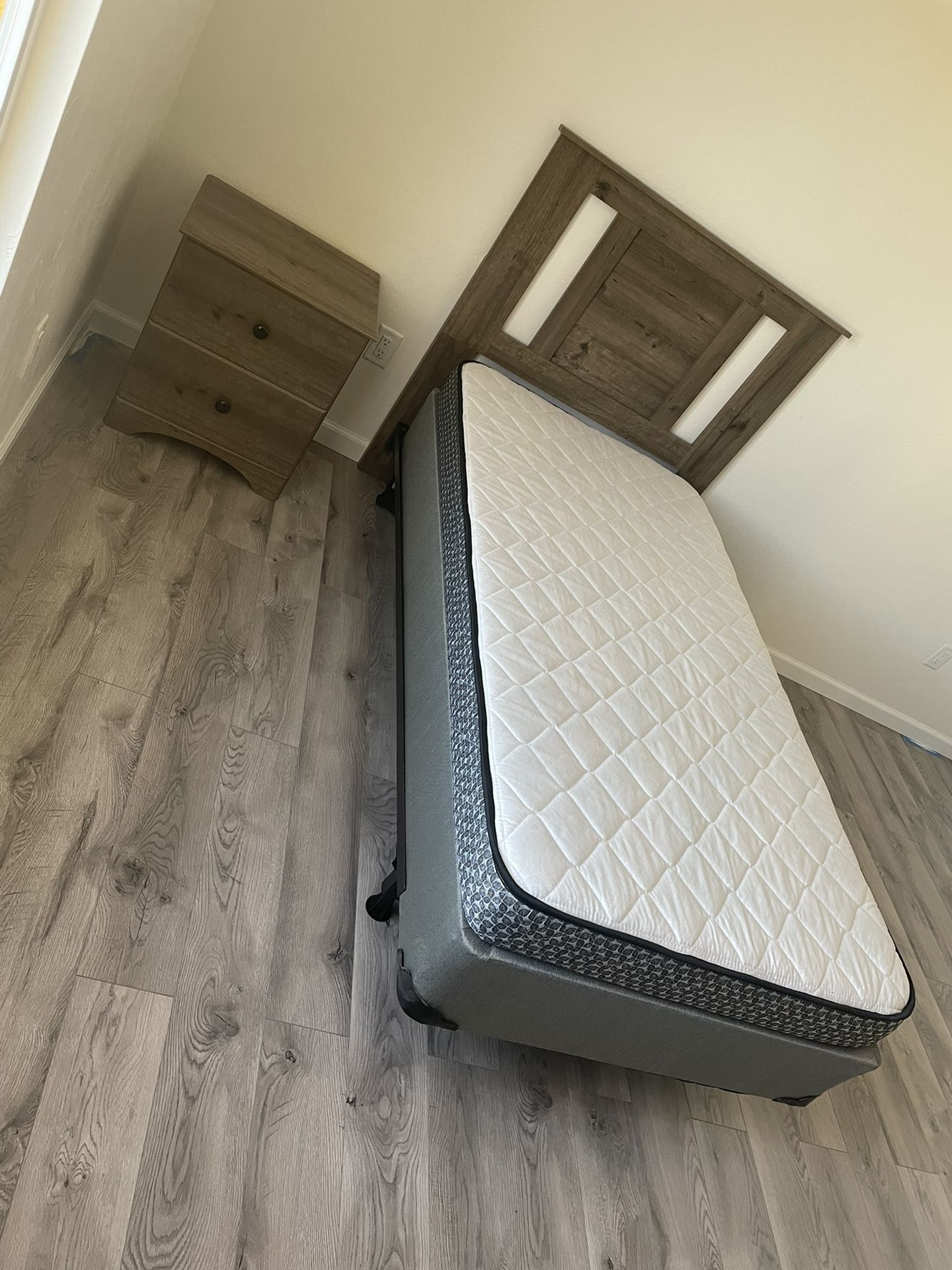 Twin Bedroom Set
