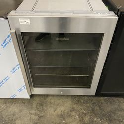 Liebherr  RU510 24 Inch Built-In Undercounter Beverage Center with 3.8 Cu. Ft. Capacity