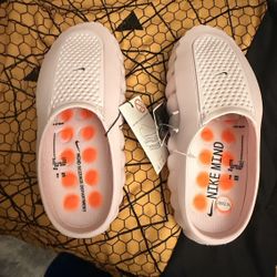 Pink Nike Mind 001