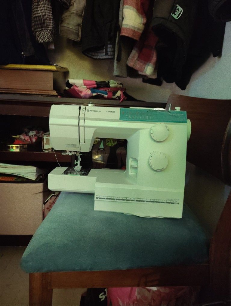 Nice Expensive Sewing Machine Only Used It Once Brand New