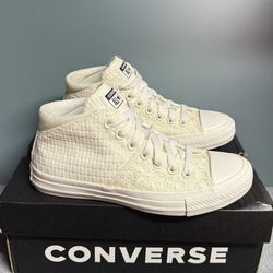 $45 Women’s Converse Hi Top Brand New Size 7